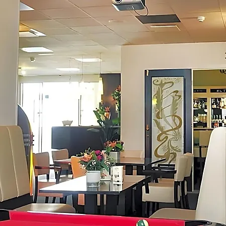 酒店 Amrath Media Park 3*
