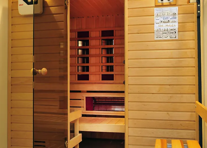 호텔 Amrath Media Park 3*