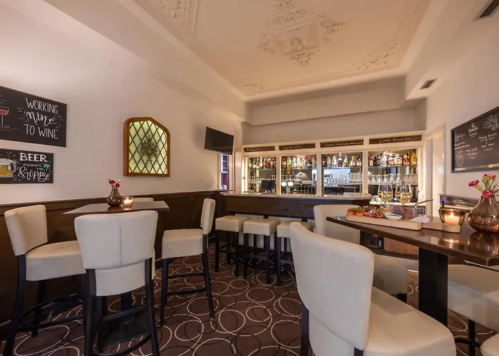 Hotel Amrâth Media Park 3*